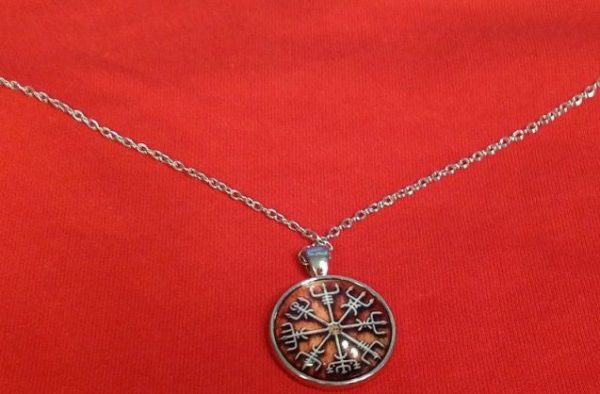 Viking Vegvisir Icelandic Sailor Rough Weather Protection Rusty Brown Medallion Nordic Jewelry Necklace Cheap